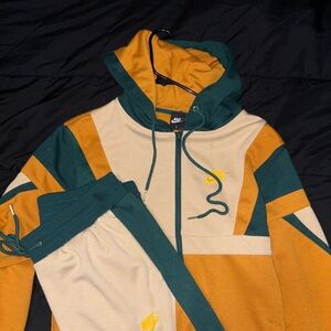 Nike Men's Green and Tan Zip-Up Sweater